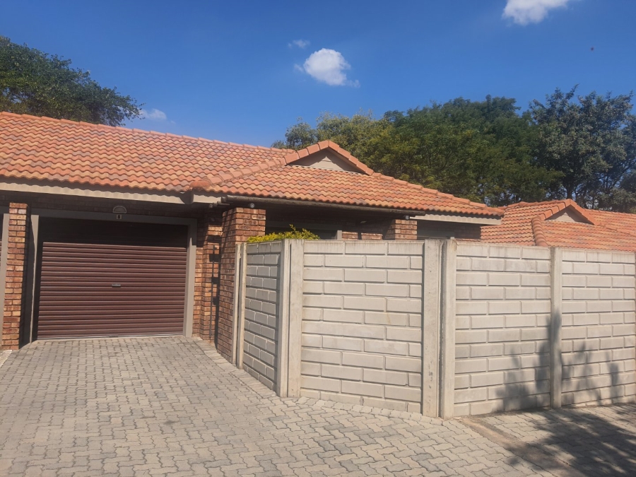 To Let 2 Bedroom Property for Rent in Ngwenya River Estate North West